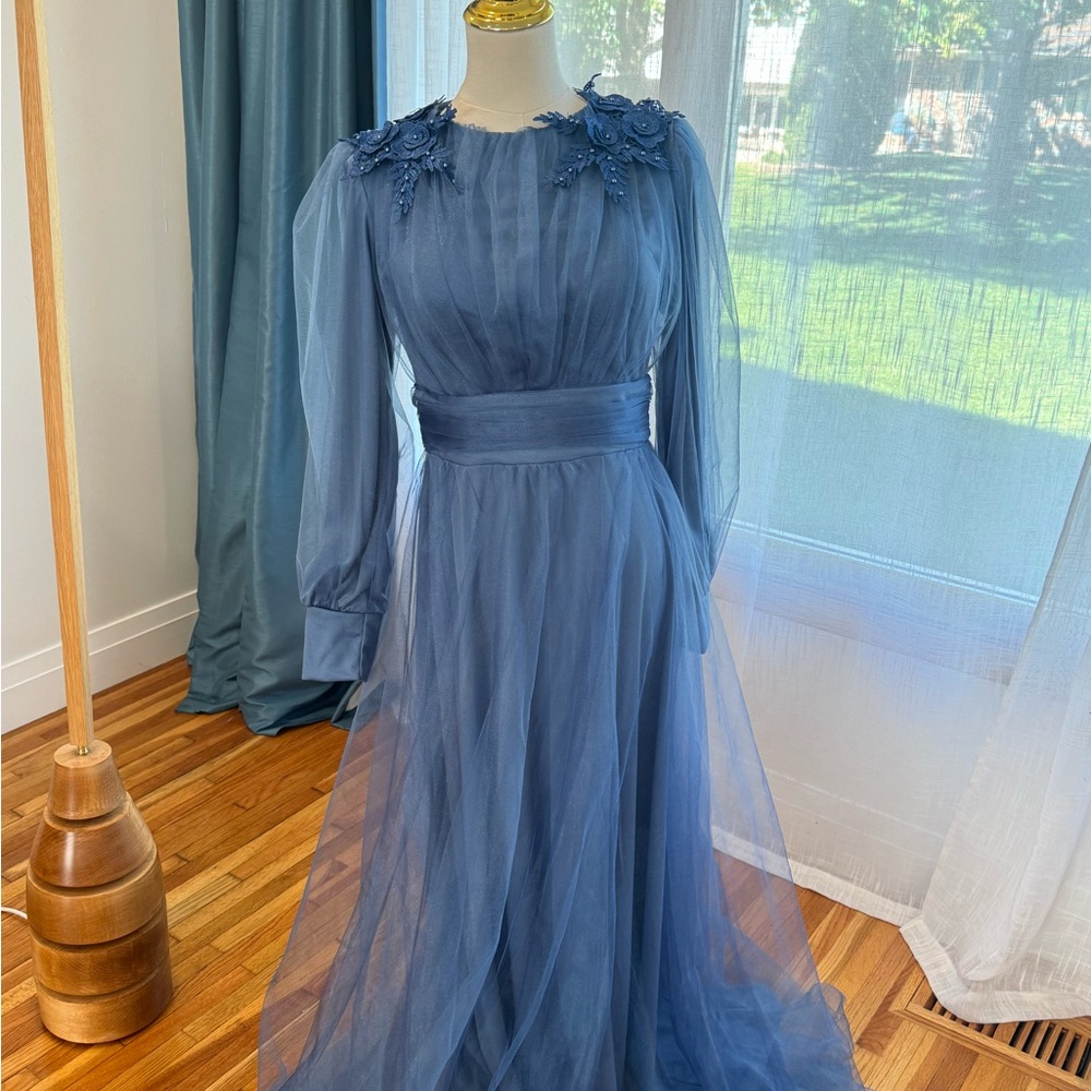 Elegant Blue Evening Gown